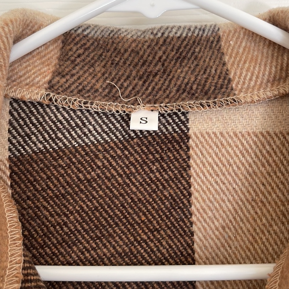 Button up flannel jacket - Picture 2 of 3